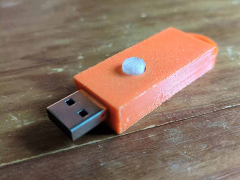 signet-orange-a-screwless-USB-side