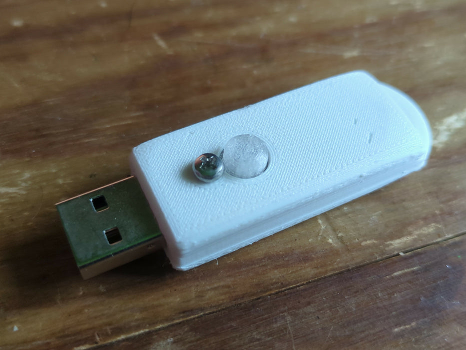 signet-white-a-screwed-USB-side