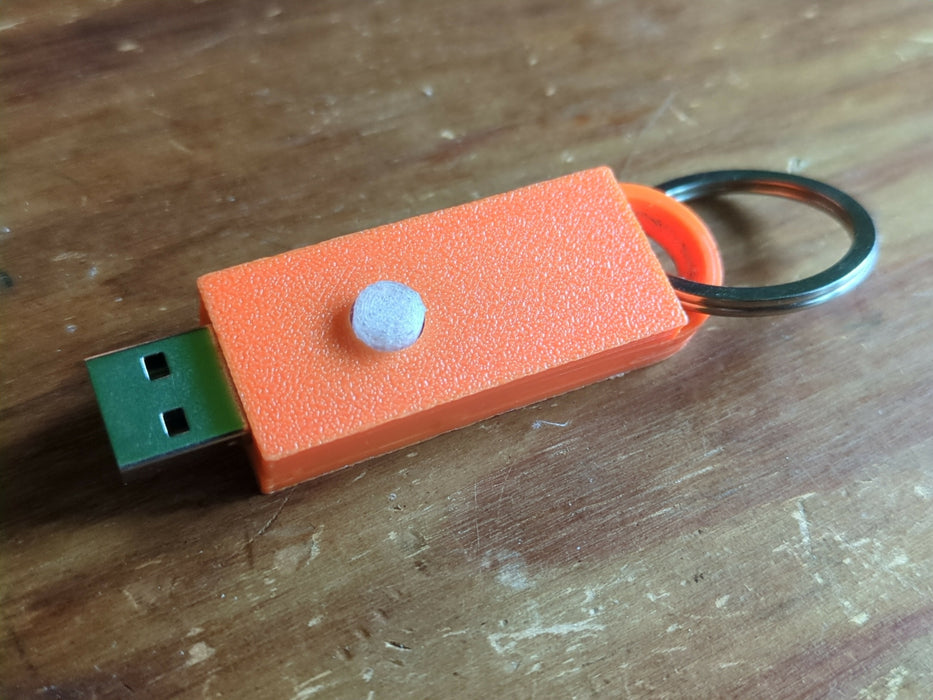 signet-orange-a-screwless-keyring