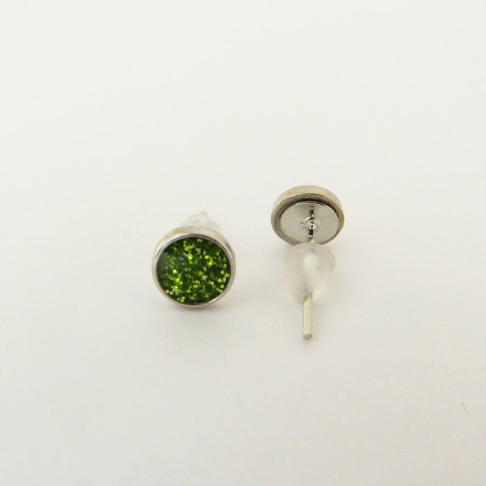 Magnetic_Clip_On_Invisible_Clipon_Stud_Pierced_Nonpierced_Earring_Earrings_Ear_Charm_Birthstone_August_Green_Peridot_6mm_Stud
