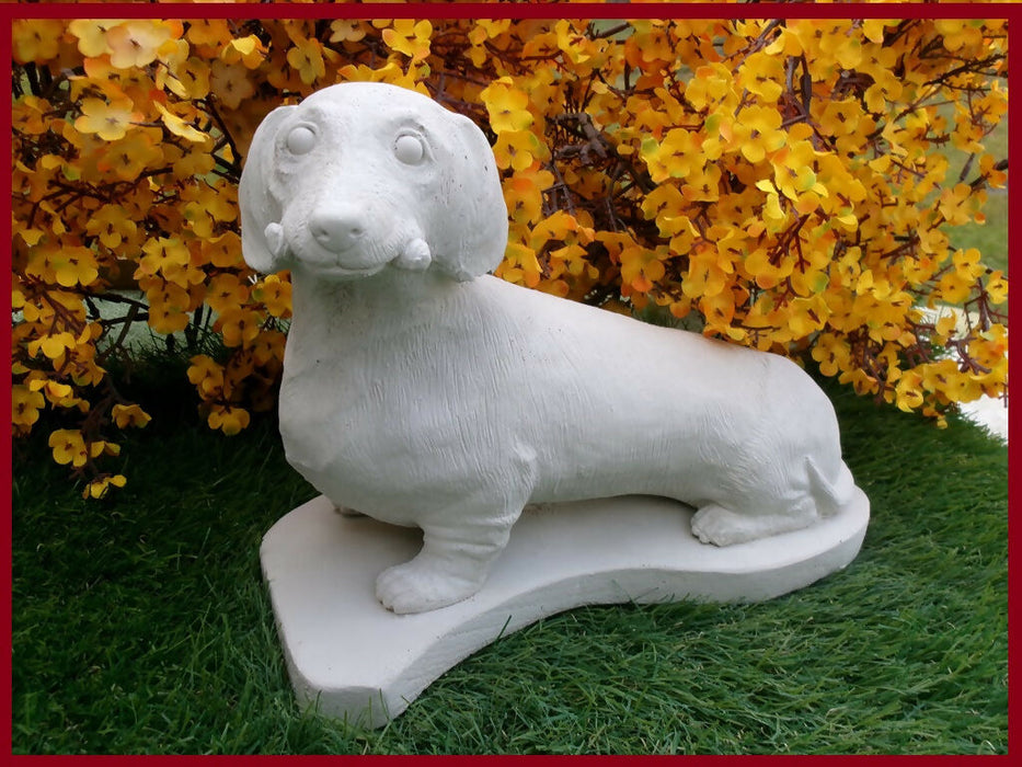 Dachshund Dog Concrete Statue 4-1/2 x 9-1/2 x 7-3/4" High