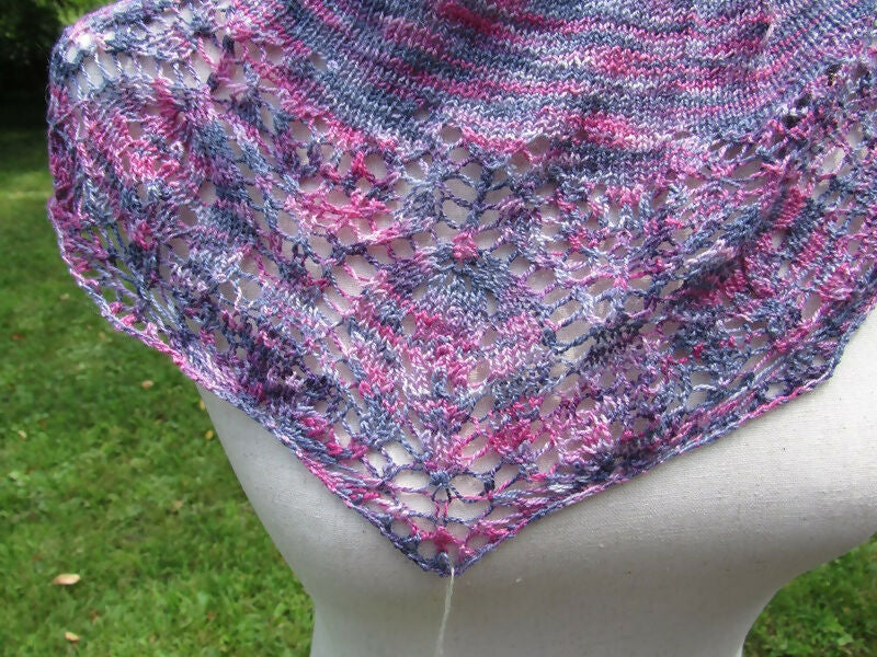 closeup of the tulip detail on the variegated purple shawl