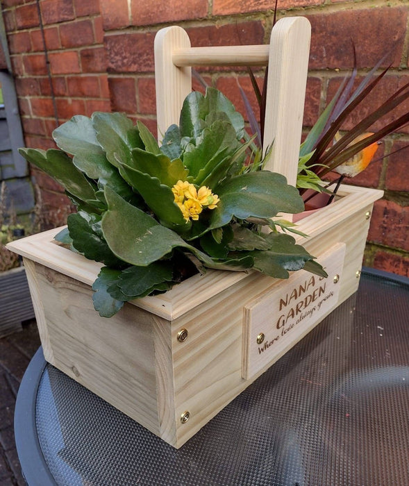 Mothers day planter, handmade, solid wood, superb gift for any occasion, personalized as you wish, garden plant holder, windowsill