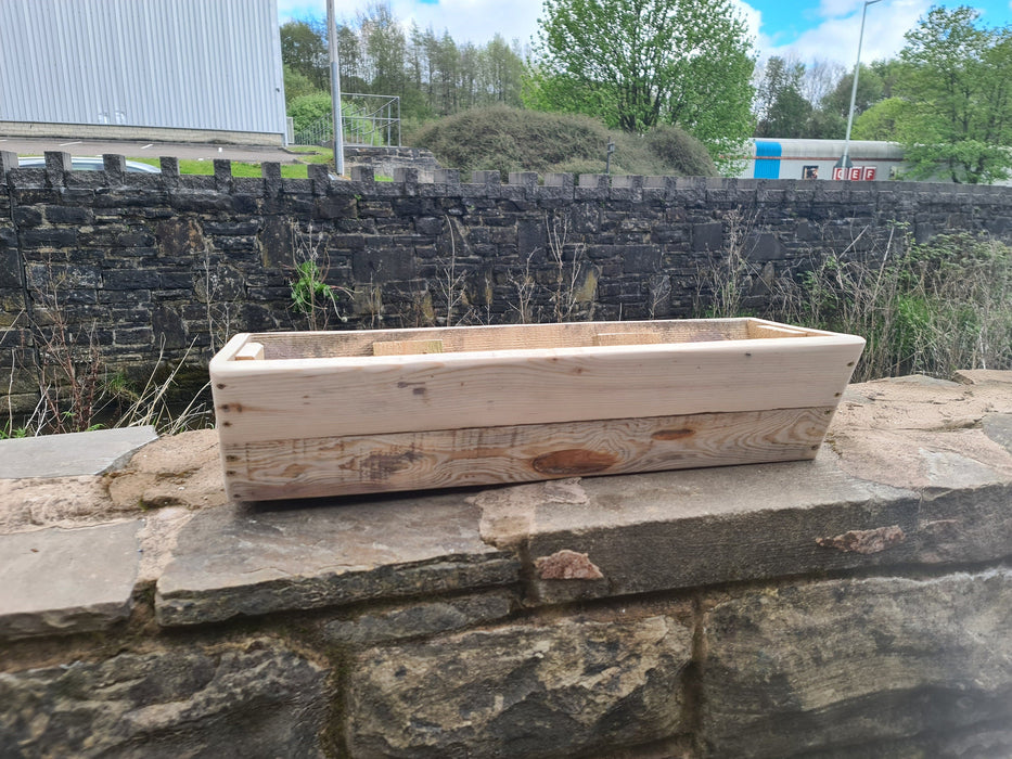 Planter, rustic reclaimed reused wooden pallet, various sizes, colors and stains available