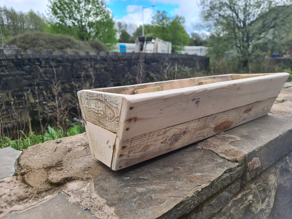Planter, rustic reclaimed reused wooden pallet, various sizes, colors and stains available