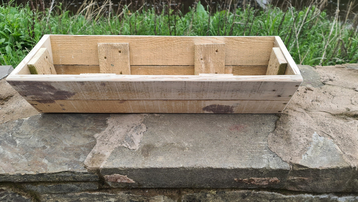 Planter, rustic reclaimed reused wooden pallet, various sizes, colors and stains available