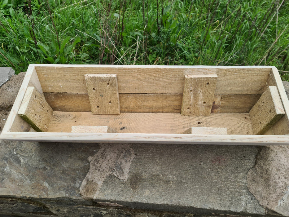 Planter, rustic reclaimed reused wooden pallet, various sizes, colors and stains available
