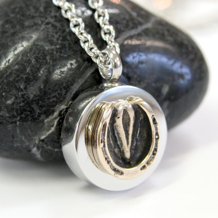 Horse Hoof Cremation Necklace – Pet Memorial Jewelry for Equestrians