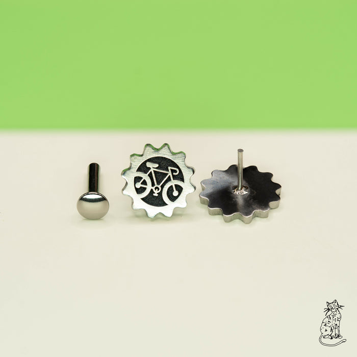 bike in cog upside down post on side