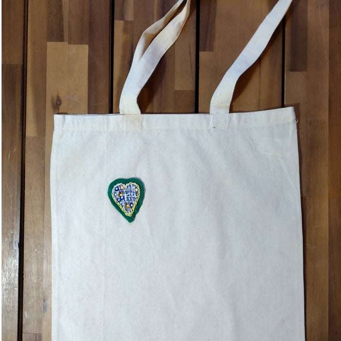 Hand embroidered tote bag - small heart collection