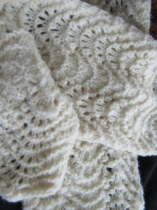 Knitted Cormo wool lace scarf
