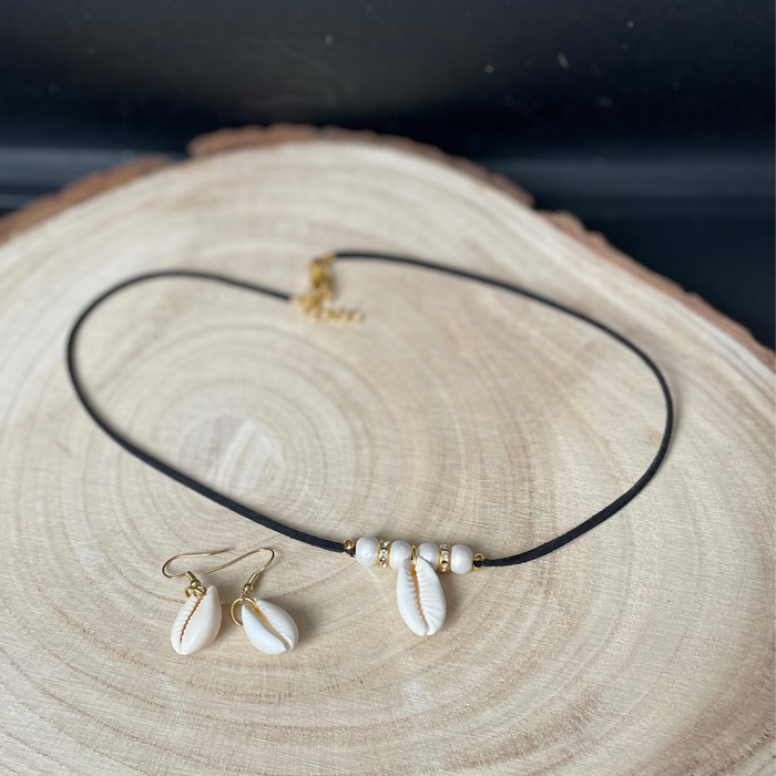 Cowry Shell Pendant necklace (6)