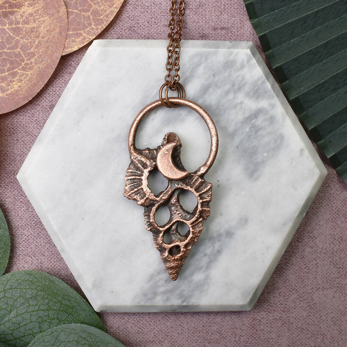 Center Cut Maple Leaf Shell With Moon