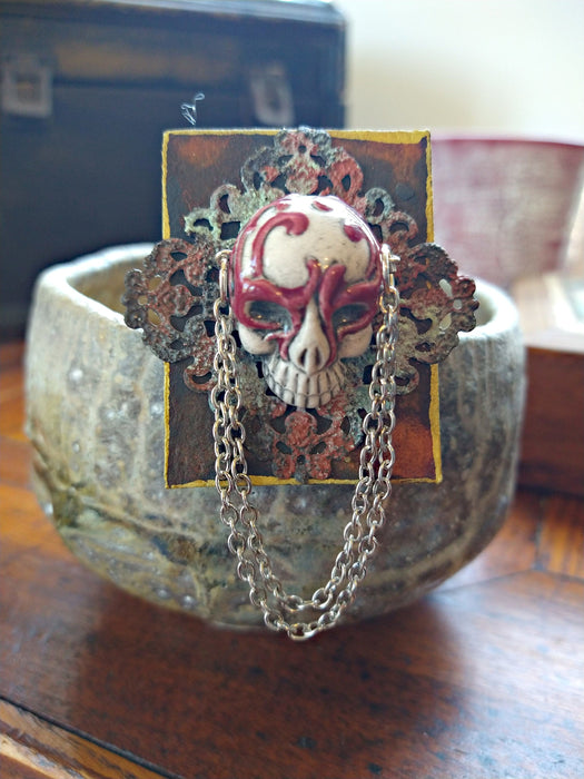Red Skull Rusty Brooch/Pin