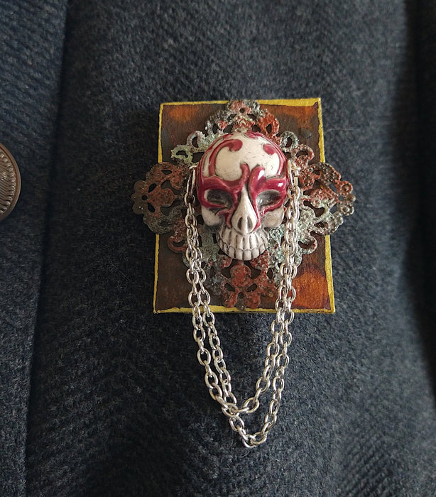 Red Skull Rusty Brooch/Pin