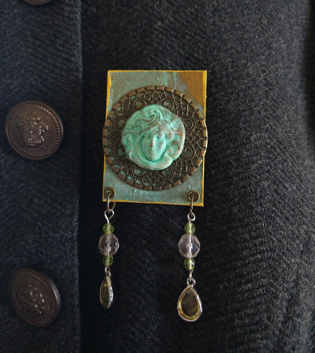 Art Nouveau Cameo Rusty Brooch/Pin