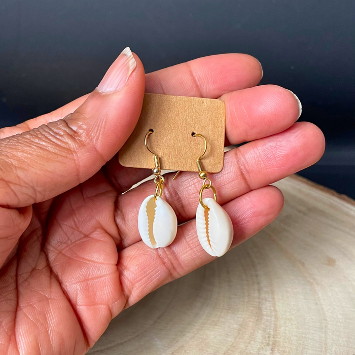 Cowry Shell Pendant necklace (5)